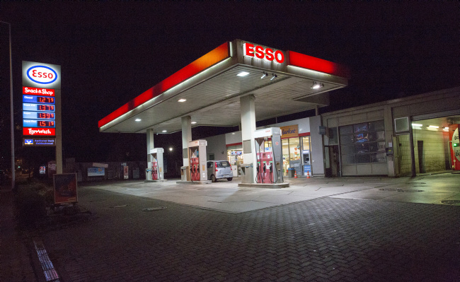 Ulrich Simons - ESSO Tankstelle L&uuml;tticher Stra&szlig;e