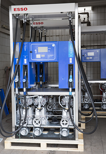 Ulrich Simons - Zapfsäule