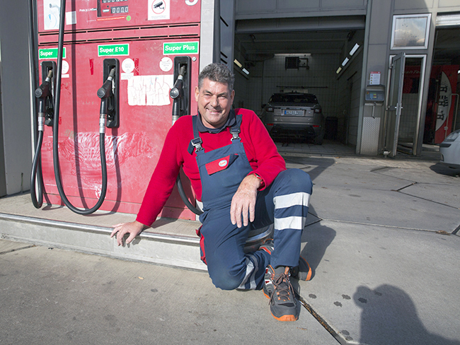 Ulrich Simons - Tankwart Klaus Umlauf