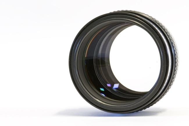 sim_nikkor_105mm_f18