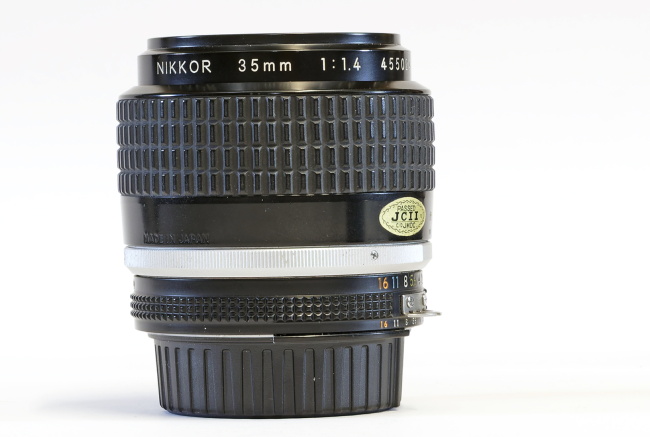 sim_nikkor_35mm_f14